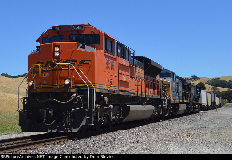 BNSF 8516